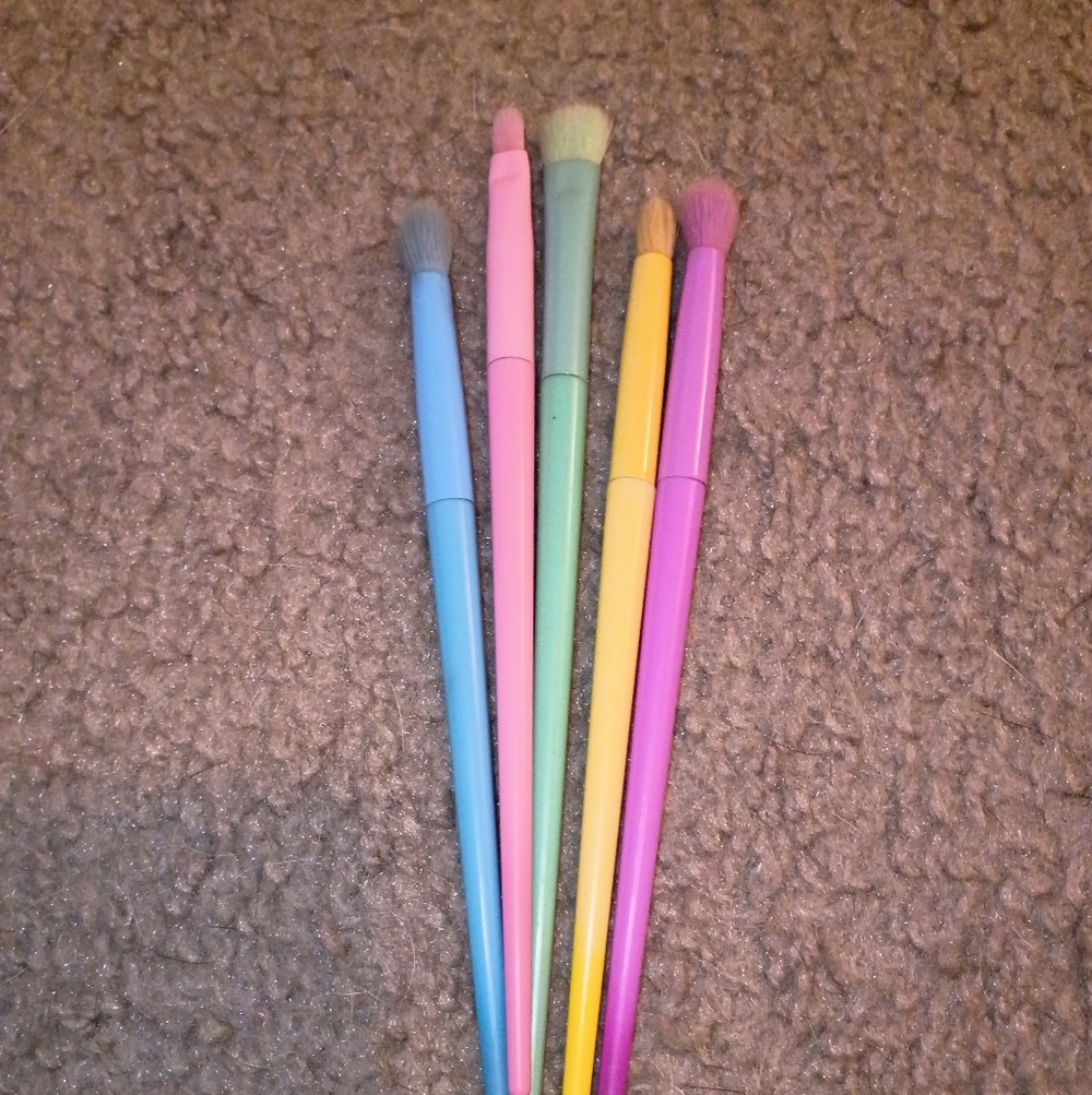 Makeup Brush Bundle - Picture 3 of 4